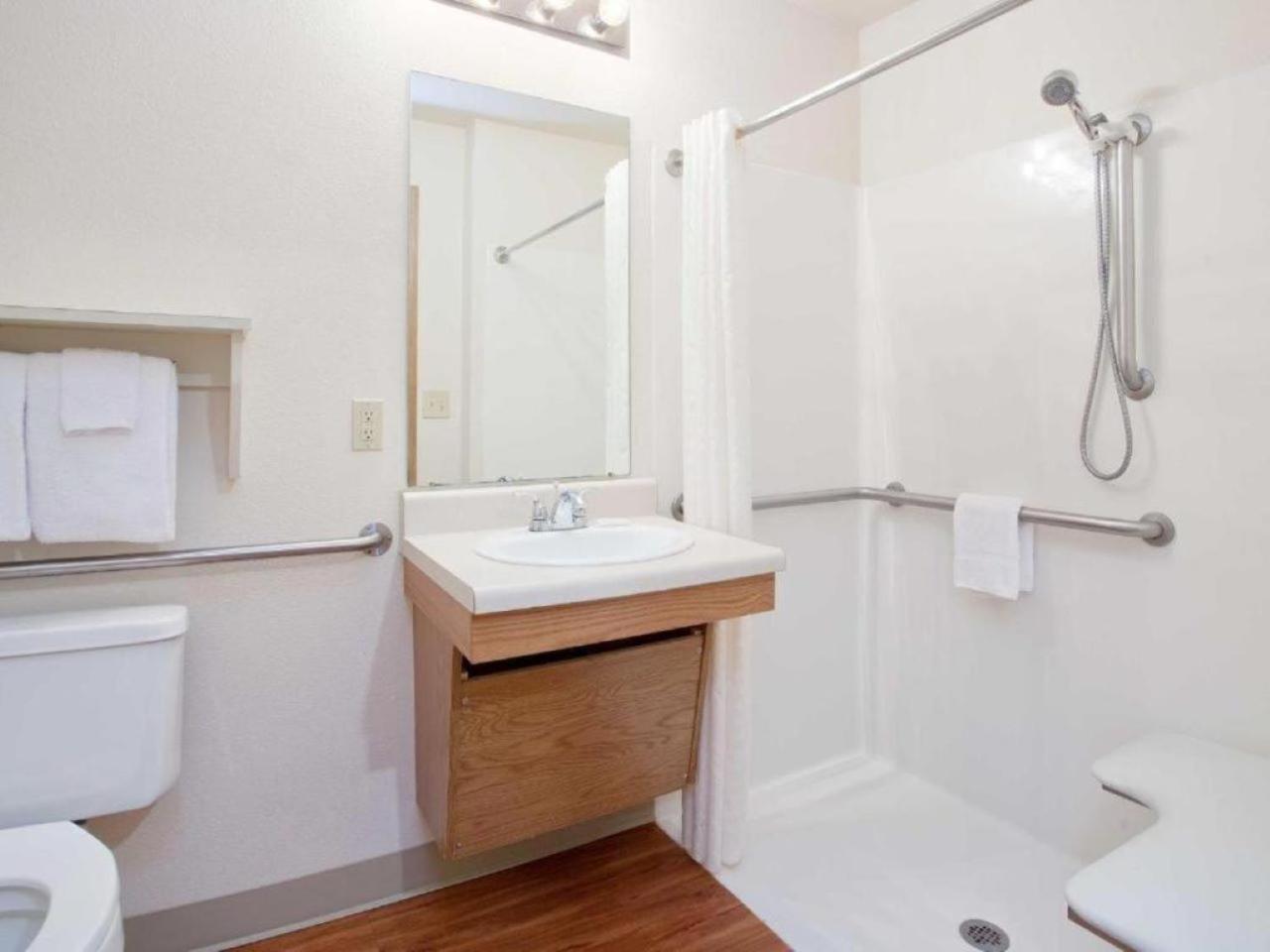 Woodspring Suites Topeka Kültér fotó