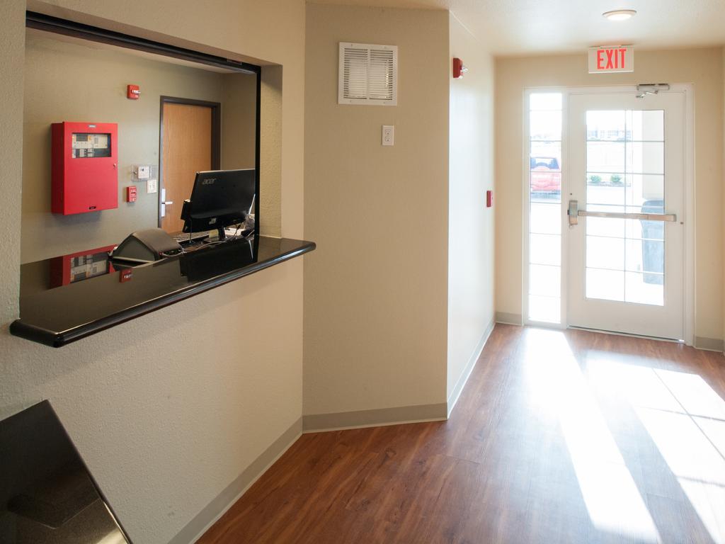 Woodspring Suites Topeka Kültér fotó