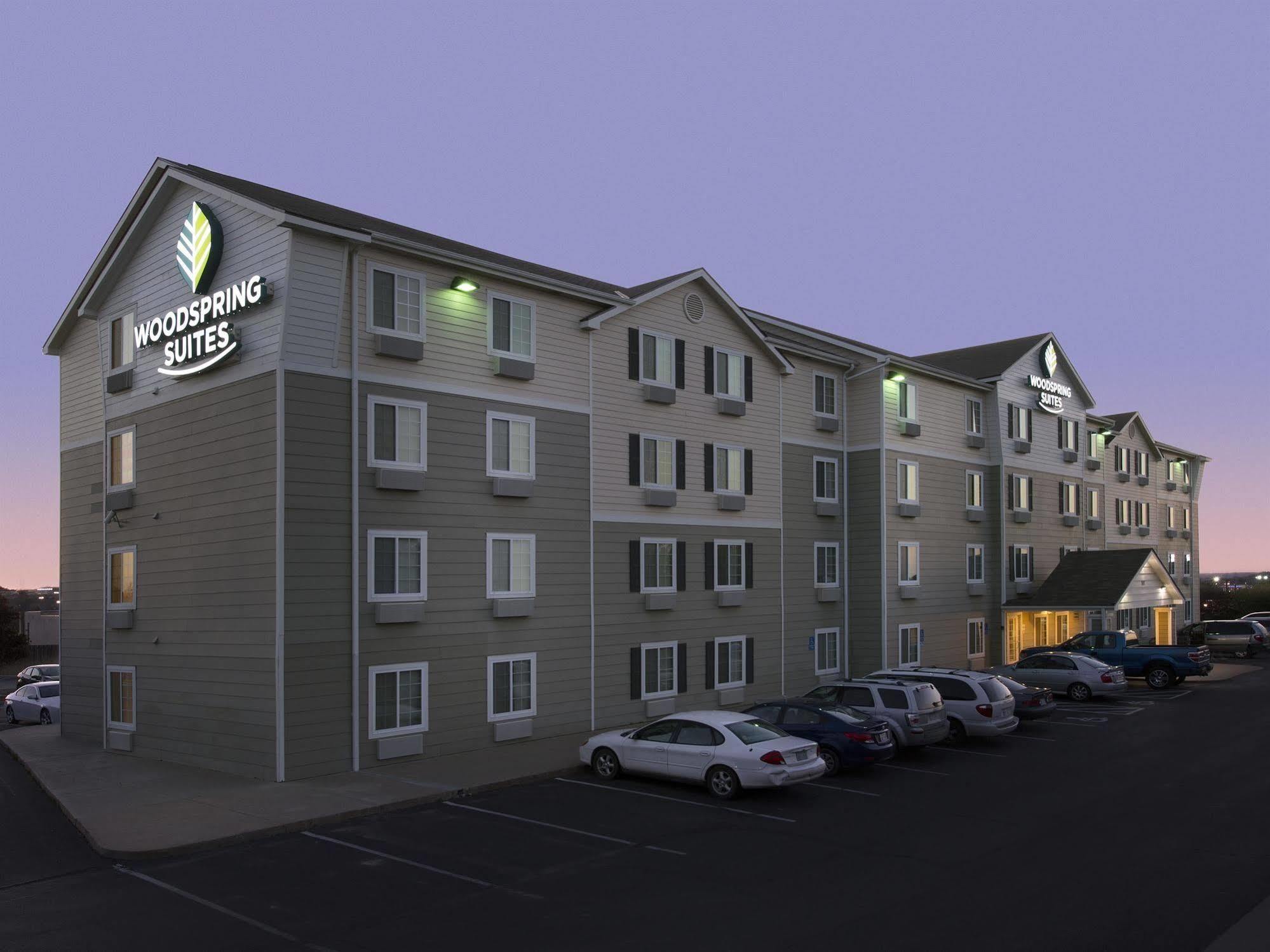 Woodspring Suites Topeka Kültér fotó