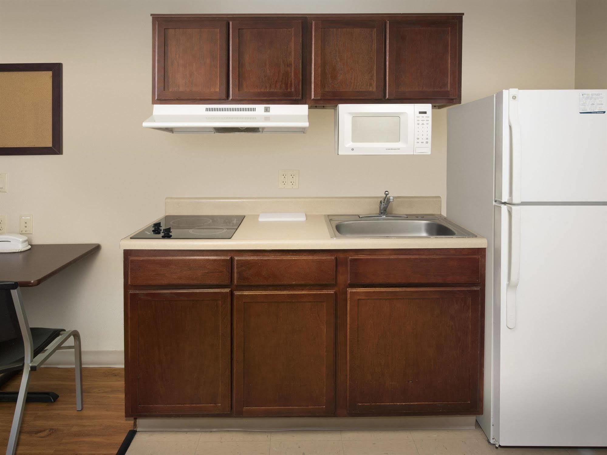 Woodspring Suites Topeka Kültér fotó